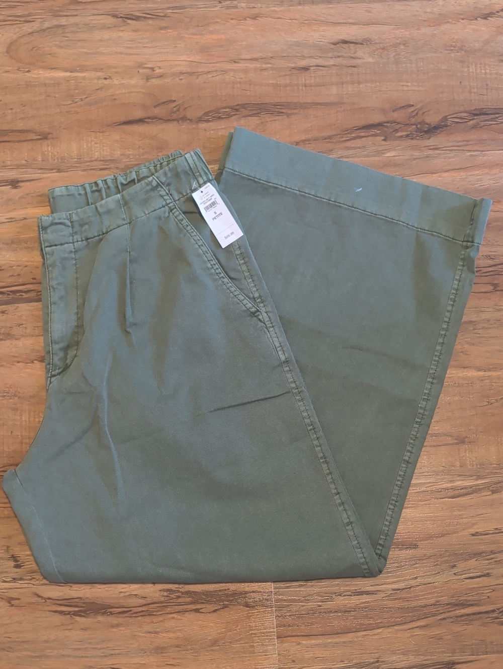 Gap Women's Green Pleated Wide Leg Pants NWT